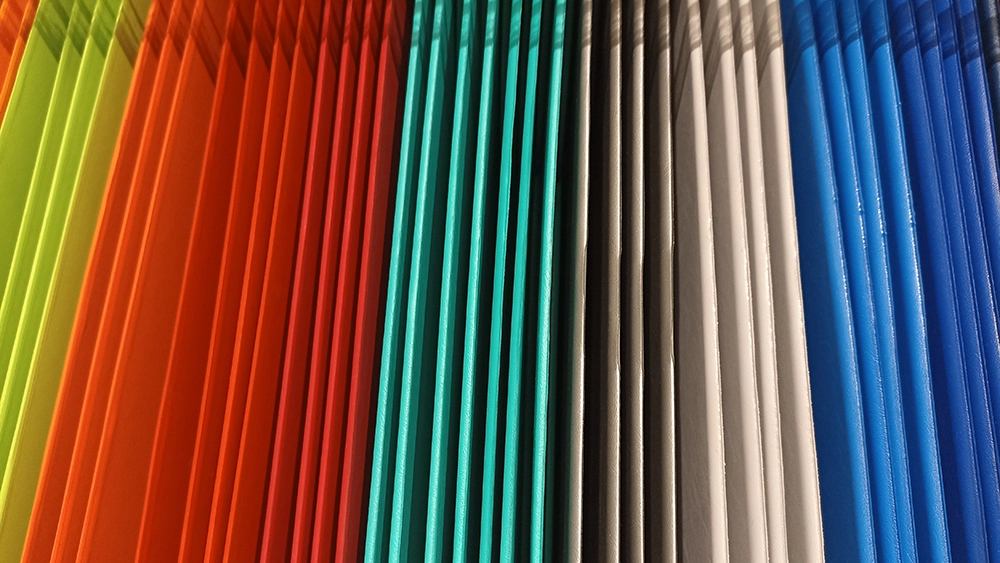 mappar i olika färger